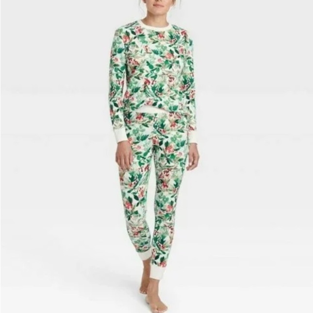 Women’s Stars Above 2 Piece pajama set -thermal. Holiday pajamas Sz:L
